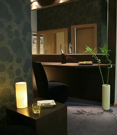 Galaxy Art Hotel 3*